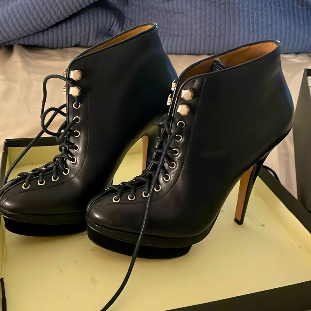 Ann Taylor Aixa Laceup Platform Boot
Size 6 
Black